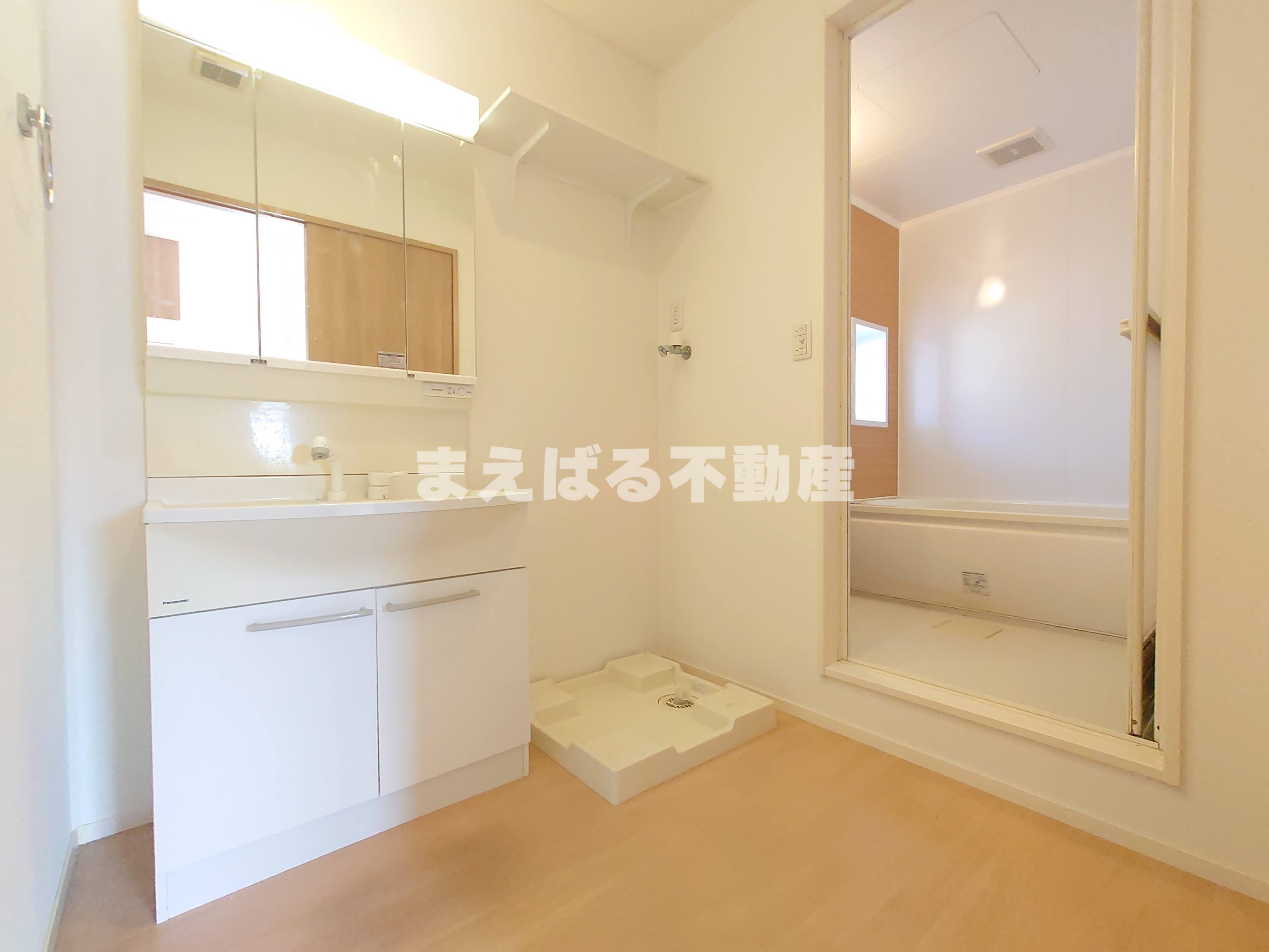 洗面設備　広い洗面脱衣所スペース