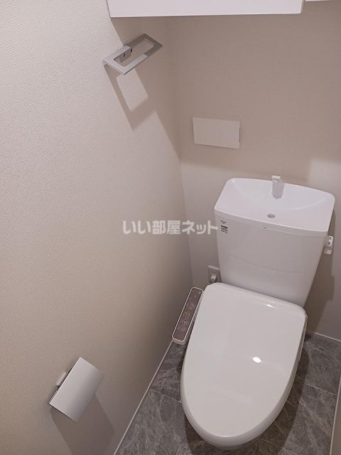 西武池袋線 飯能駅 徒歩5分 2階建 築1年のトイレ写真