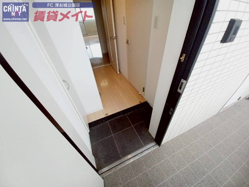 玄関　同物件別室の画像です