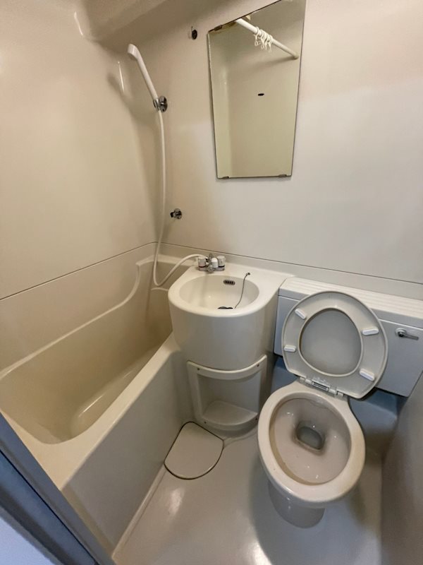 バス・シャワールーム　※同タイプ501号室の参考写真です★（実際のお部屋とは異なり