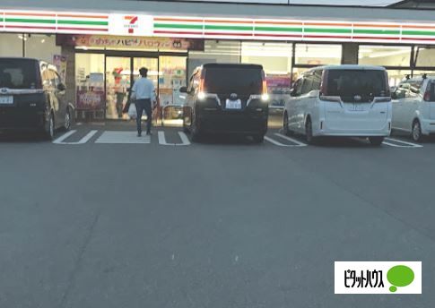コンビニ　セブンイレブン横浜阿久和西３丁目店（コンビニ）まで492m