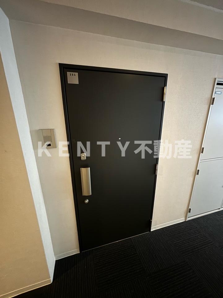 玄関　収納もある玄関です