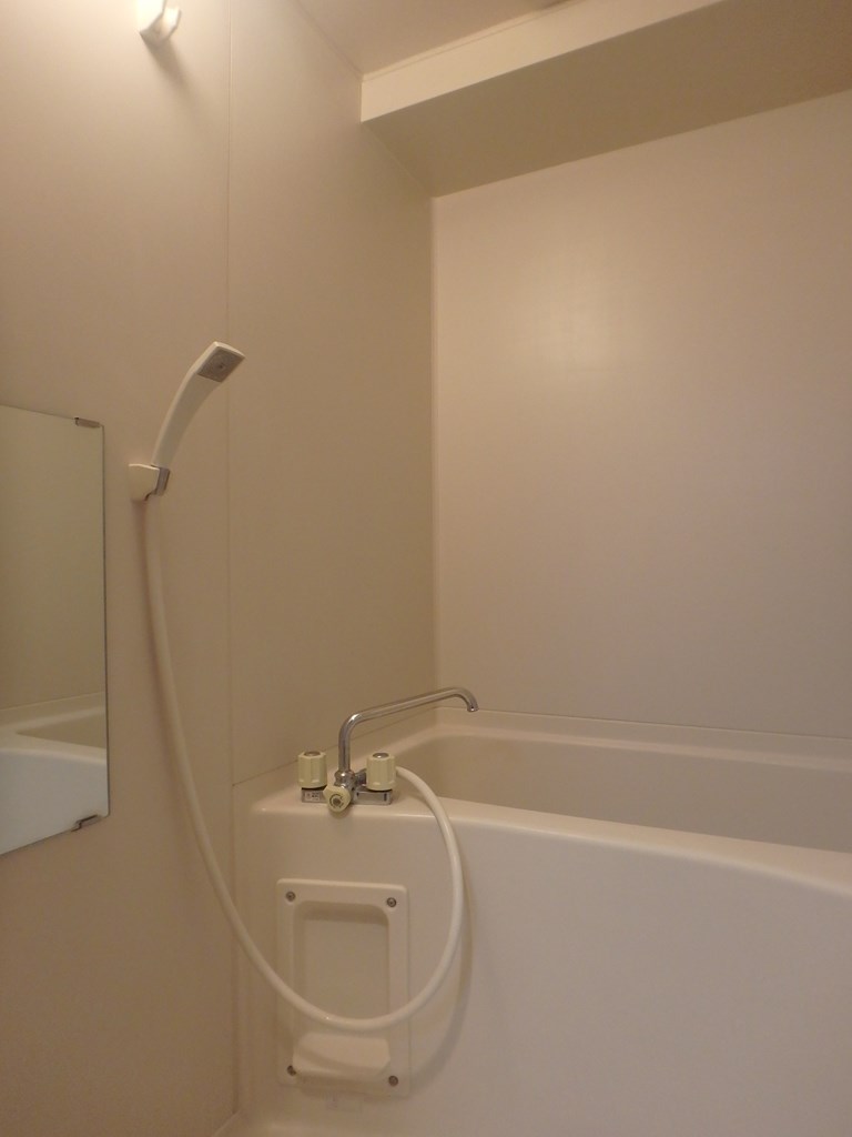 バス・シャワールーム　「バス・トイレ別です」