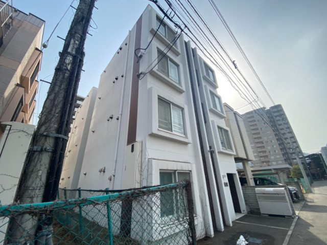 建物外観　札幌市中央区南６条西「ＫＩＲＡ」