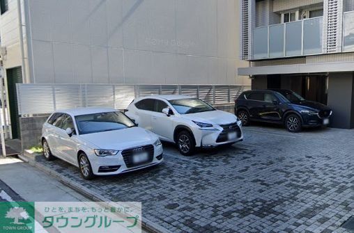 駐車場　駐車場
