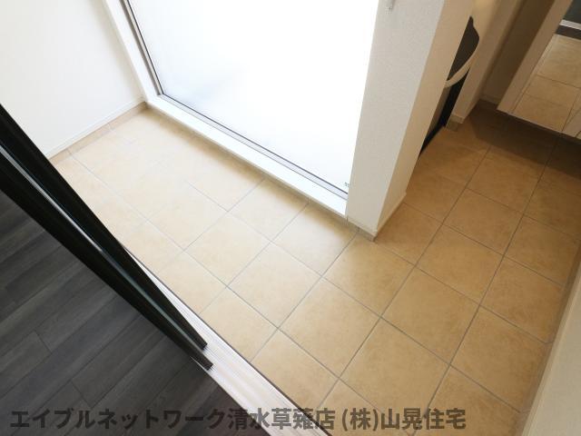バルコニー　外からの目が気にならないバルコニーで洗濯物が干せます