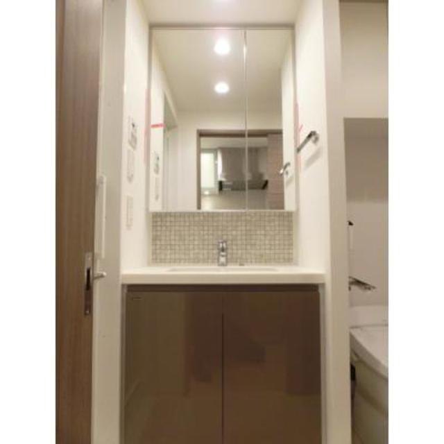 洗面設備　※写真は同タイプ住戸です。