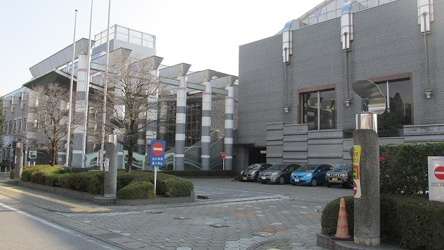 図書館　東図書館（図書館）まで700m