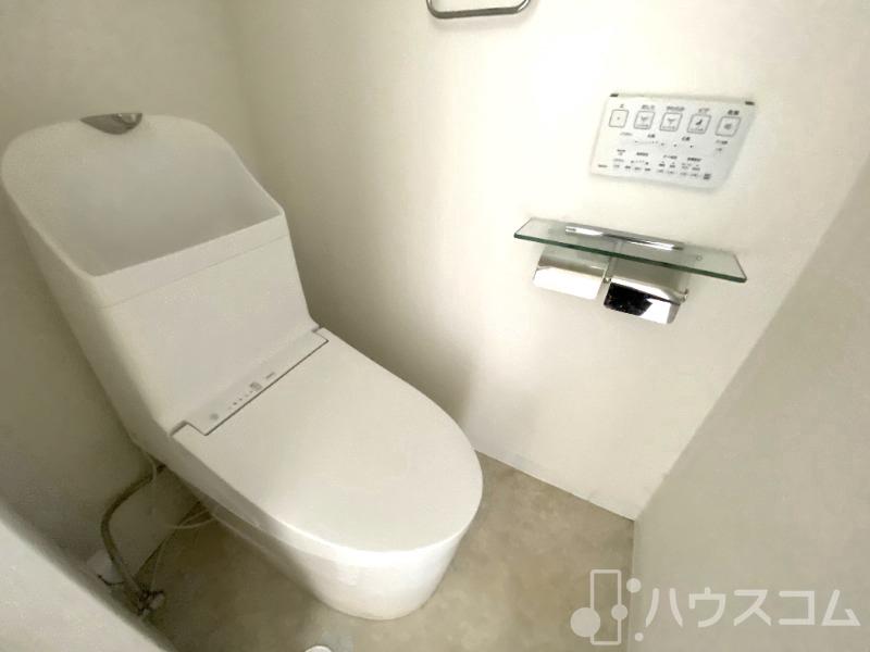 トイレ　冬場も安心の温水洗浄便座！