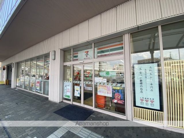 コンビニ　セブンイレブン　ＪＲ奈良駅前店（コンビニ）まで561m