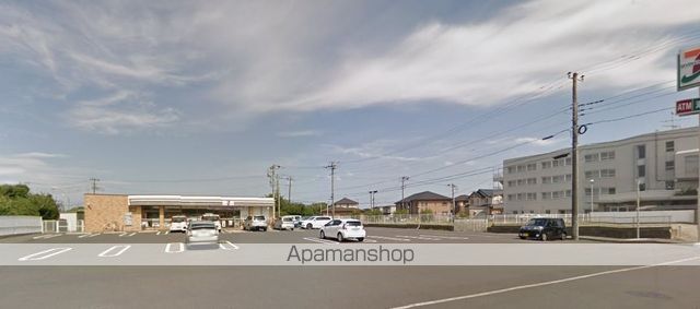 コンビニ　セブンイレブン（コンビニ）まで1018m