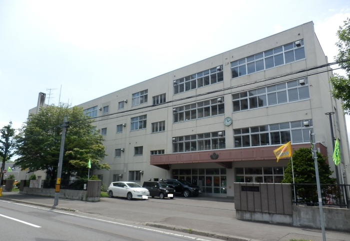 小学校　札幌市立東園小学校（小学校）まで550m