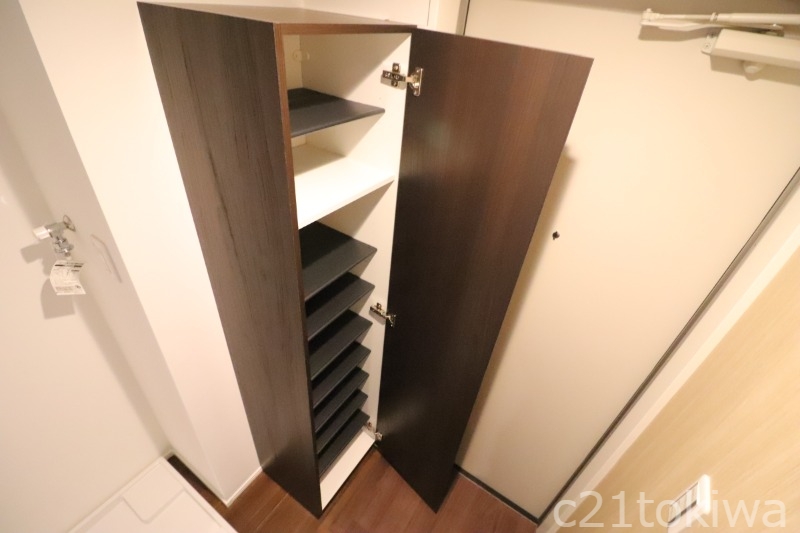 玄関　※前回募集時の別部屋写真です