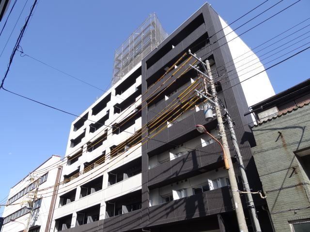 建物外観　７階建てのマンション
