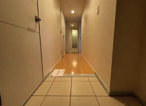 玄関　※別部屋の参考写真です。