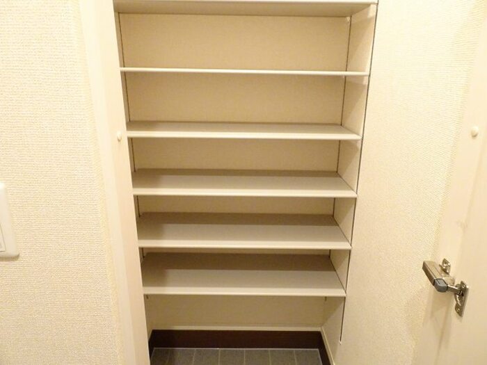 玄関　シューズクローク
