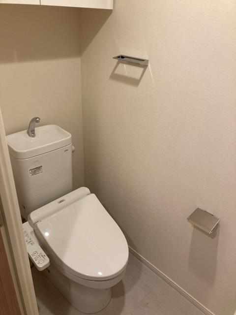 トイレ　※写真は同タイプ住戸です。