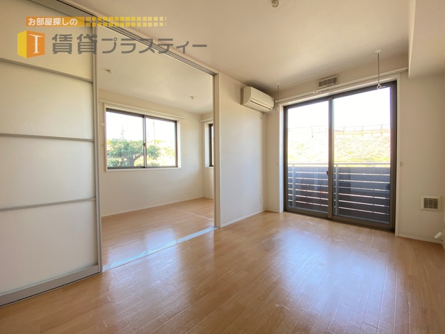 居室・リビング　２面採光の風通しの良いお部屋です。