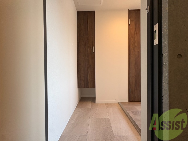 玄関　玄関の様子です。明るい印象ですね。気分もあがりそう。