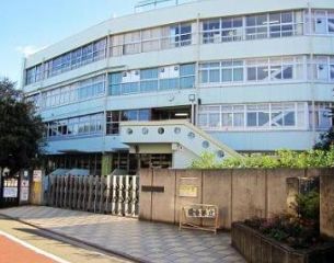 小学校　武蔵野市立井之頭小学校（小学校）まで406m