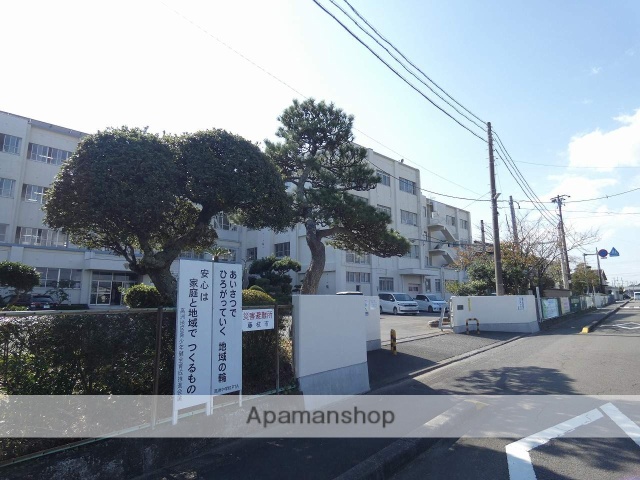 中学校　高洲中学校（中学校）まで1648m