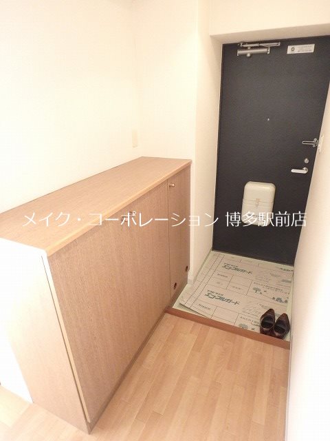 玄関　※写真は棟内別部屋参考写真