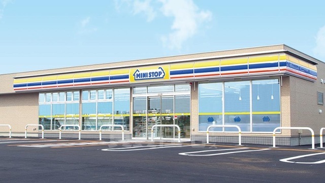 コンビニ　ミニストップ　小金井東町（コンビニ）まで263m