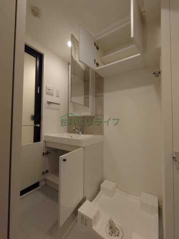 洗面設備　別部屋の参考写真になります。