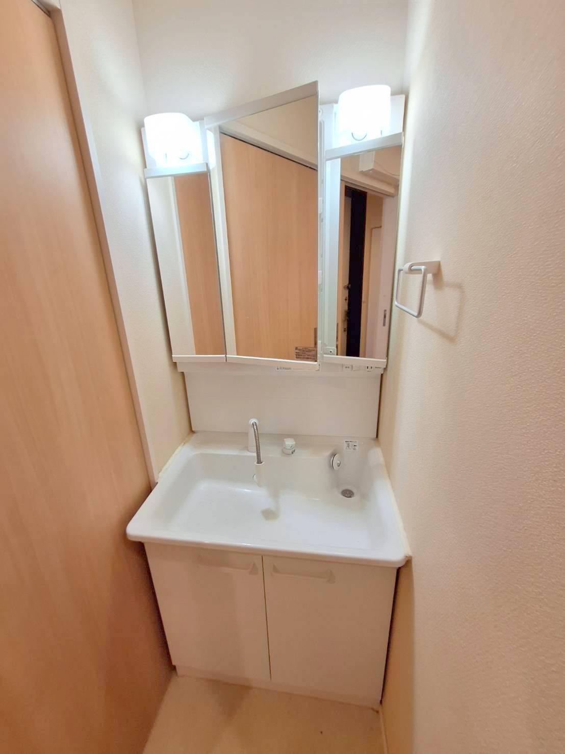 洗面設備　シャンプードレッサー