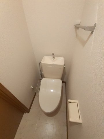 トイレ　落ち着いたトイレです