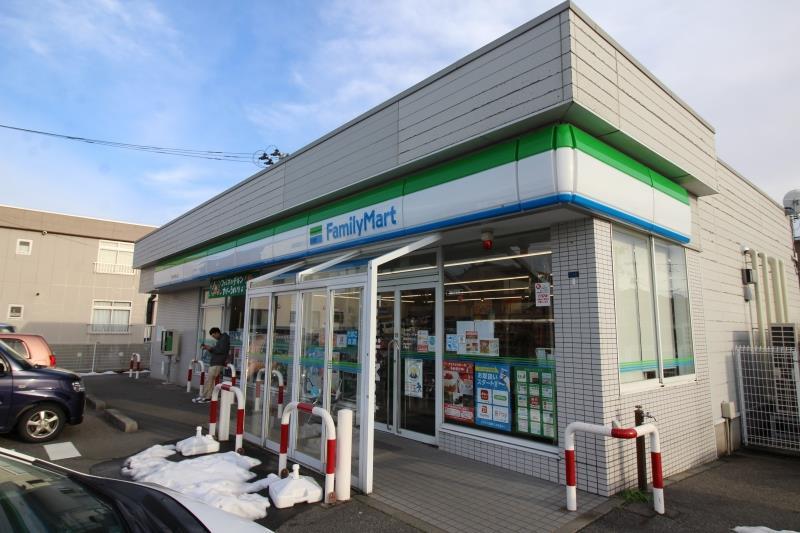 コンビニ　ファミリーマート新潟中野山店（コンビニ）まで1080m