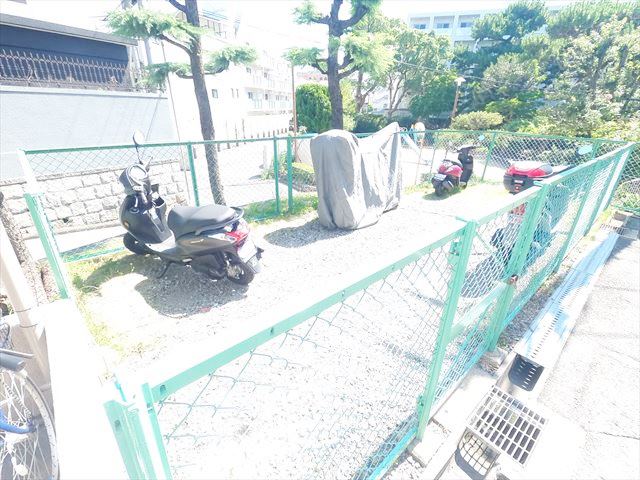 バス・シャワールーム　駐輪場