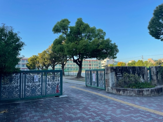 中学校　名古屋市立北陵中学校（中学校）まで252m