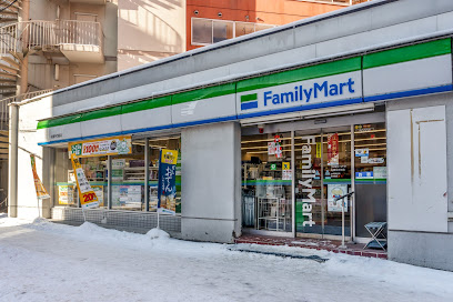 コンビニ　ファミリーマート札幌中の島店（コンビニ）まで212m