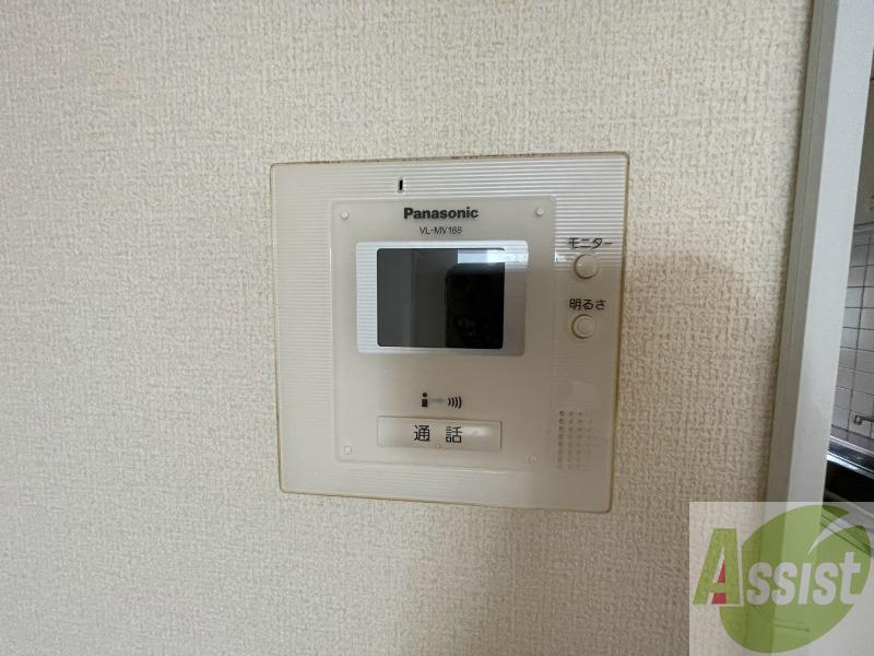 セキュリティ　ＴＶモニター付インターホンです。来客者の顔が見えるので安心！