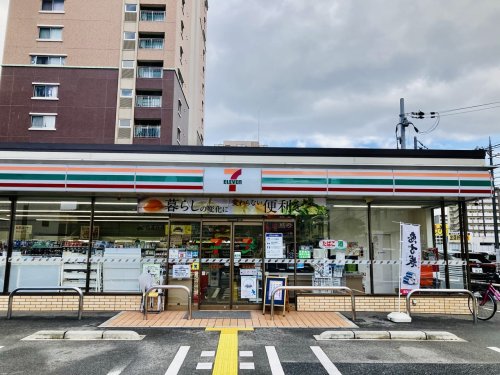 コンビニ　セブンイレブン 南草津店（コンビニ）まで241m