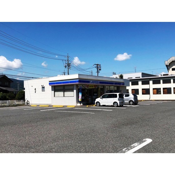 コンビニ　ローソン戸倉内川店（コンビニ）まで438m