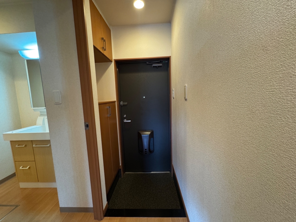 WEST HILLS 弐番館の玄関写真