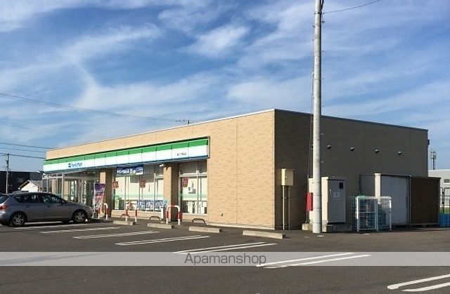 コンビニ　ファミリーマート（コンビニ）まで1200m