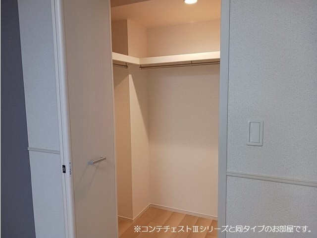 収納　＊コンテチェストIIIシリーズ同タイプの内装写真です。