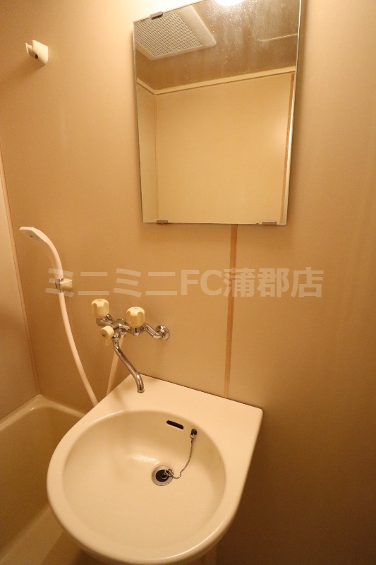 洗面設備　同タイプ