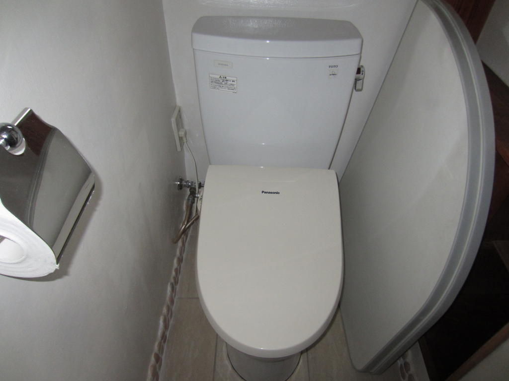 ＪＲ南武線 鹿島田駅 徒歩5分 2階建 築67年のトイレ写真