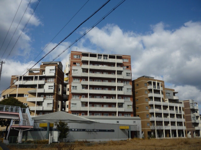 建物外観　重量感のある外観