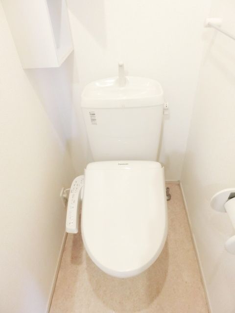 トイレ　清潔感のあるトイレです