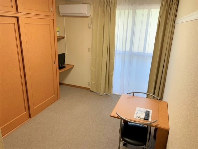 レオパレスFillの居間写真