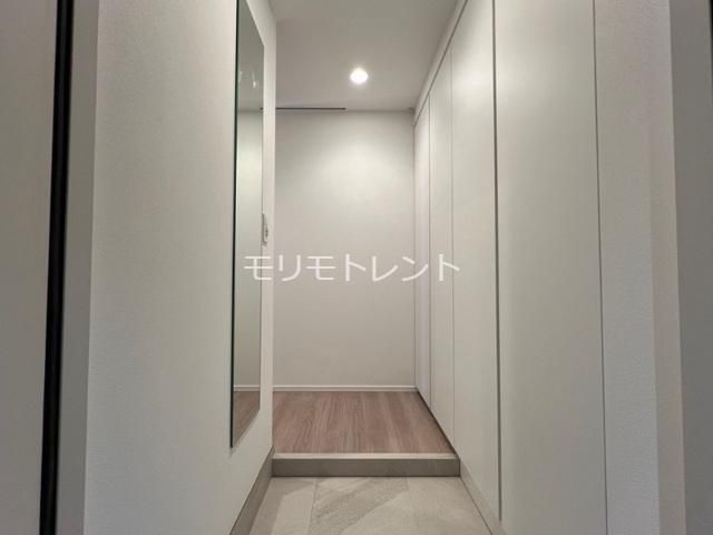 ＪＲ山手線 代々木駅 徒歩6分 5階建 築1年の玄関写真