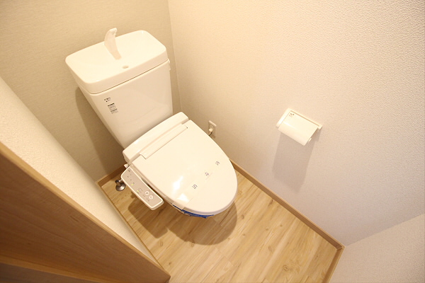 京王井の頭線 永福町駅 徒歩2分 3階建 築9年のトイレ写真