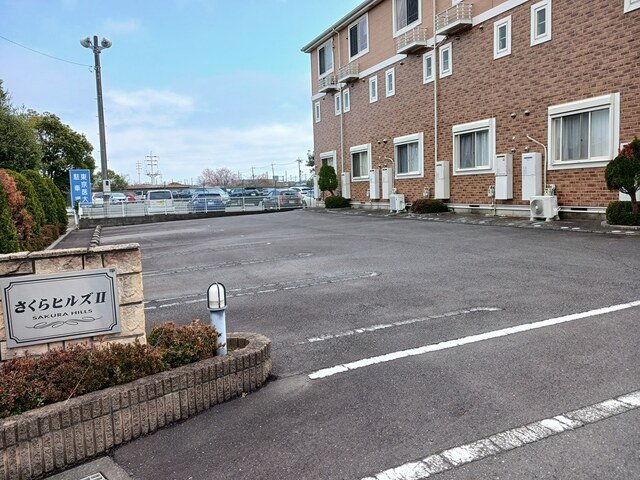 駐車場　駐車場に車を止められます