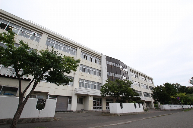 中学校　札幌市立中の島中学校（中学校）まで1382m