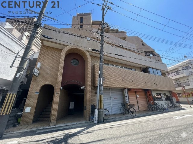 建物外観　エレベーター付きで重たい荷物も楽々♪